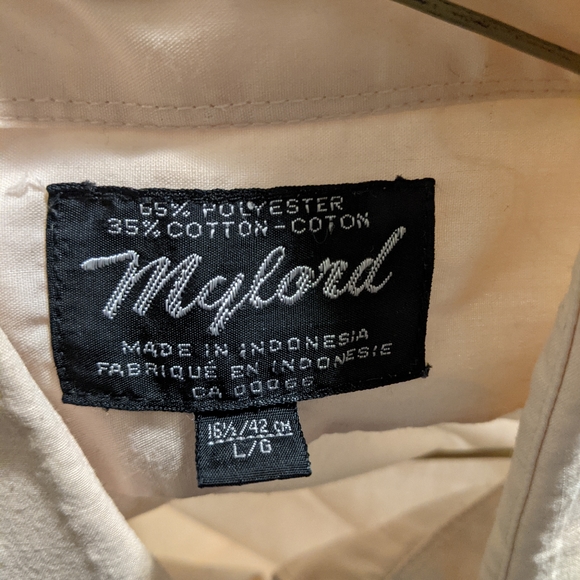 Vintage Button up - Picture 3 of 5